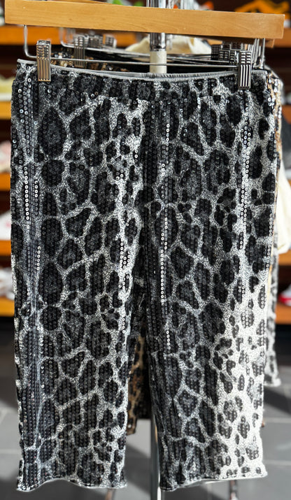 Leopard Capris