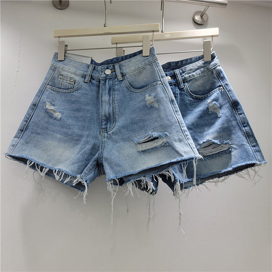 Ripped denim short